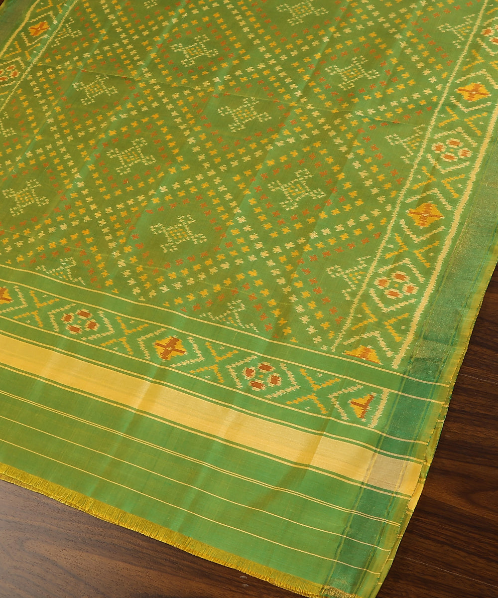 Parrot_Green_Handloom_Pure_Mulberry_Silk_Ikat_Patola_Dupatta_With_Geometric_Border_WeaverStory_03