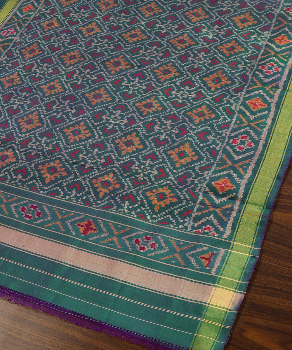 Teal_Green_Handloom_Pure_Mulberry_Silk_Ikat_Patola_Dupatta_With_Geometrical_Pattern_WeaverStory_03