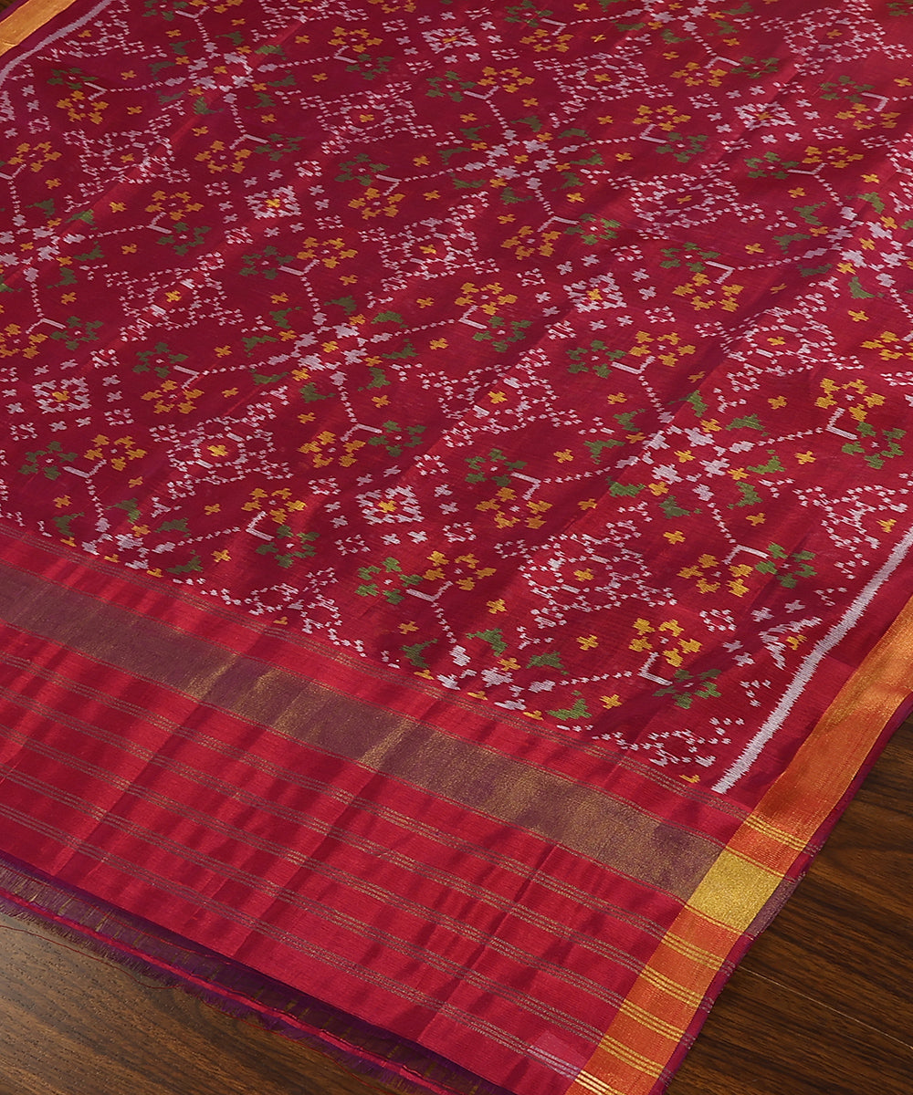 Handloom_Purple_Pure_Mulberry_Silk_Ikat_Patola_Dupatta_With_Geometrical_Pattern_WeaverStory_03