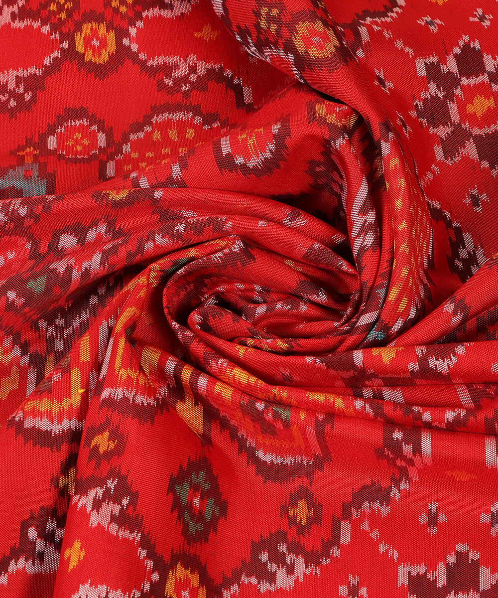 Handloom_Red_8_Ply_Mulberry_Silk_Ikat_Patola_Dupatta_With_Animal_Motifs_WeaverStory_05