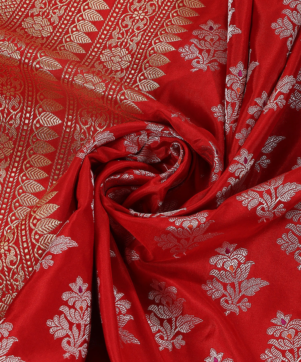 Handloom_Red_Pure_Katan_Silk_Banarasi_Dupatta_With_Silver_Zari_Meenakari_Boota_And_Kadhwa_Border_WeaverStory_05