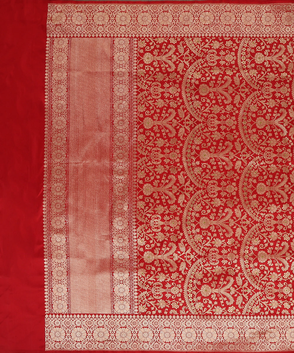 Red_Handloom_Pure_Katan_Silk_Banarasi_Dupatta_With_Kadhwa_Border_And_Green_Meenakari_WeaverStory_02