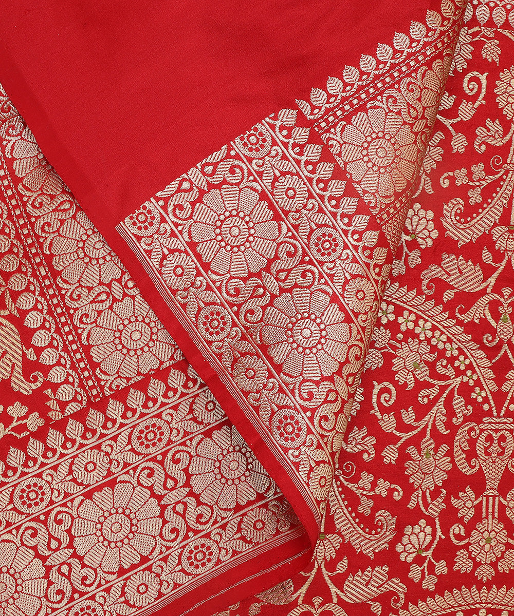 Red_Handloom_Pure_Katan_Silk_Banarasi_Dupatta_With_Kadhwa_Border_And_Green_Meenakari_WeaverStory_04