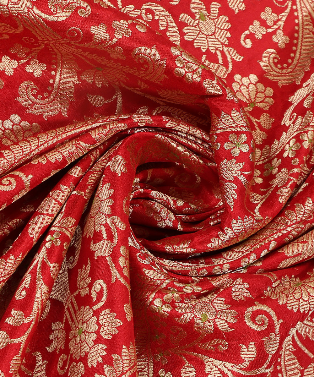 Red_Handloom_Pure_Katan_Silk_Banarasi_Dupatta_With_Kadhwa_Border_And_Green_Meenakari_WeaverStory_05