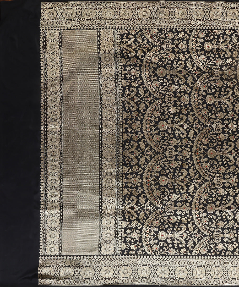 Handloom_Black_Pure_Katan_Silk_Banarasi_Dupatta_With_Kadhwa_Border_And_Green_Meenakari_WeaverStory_02