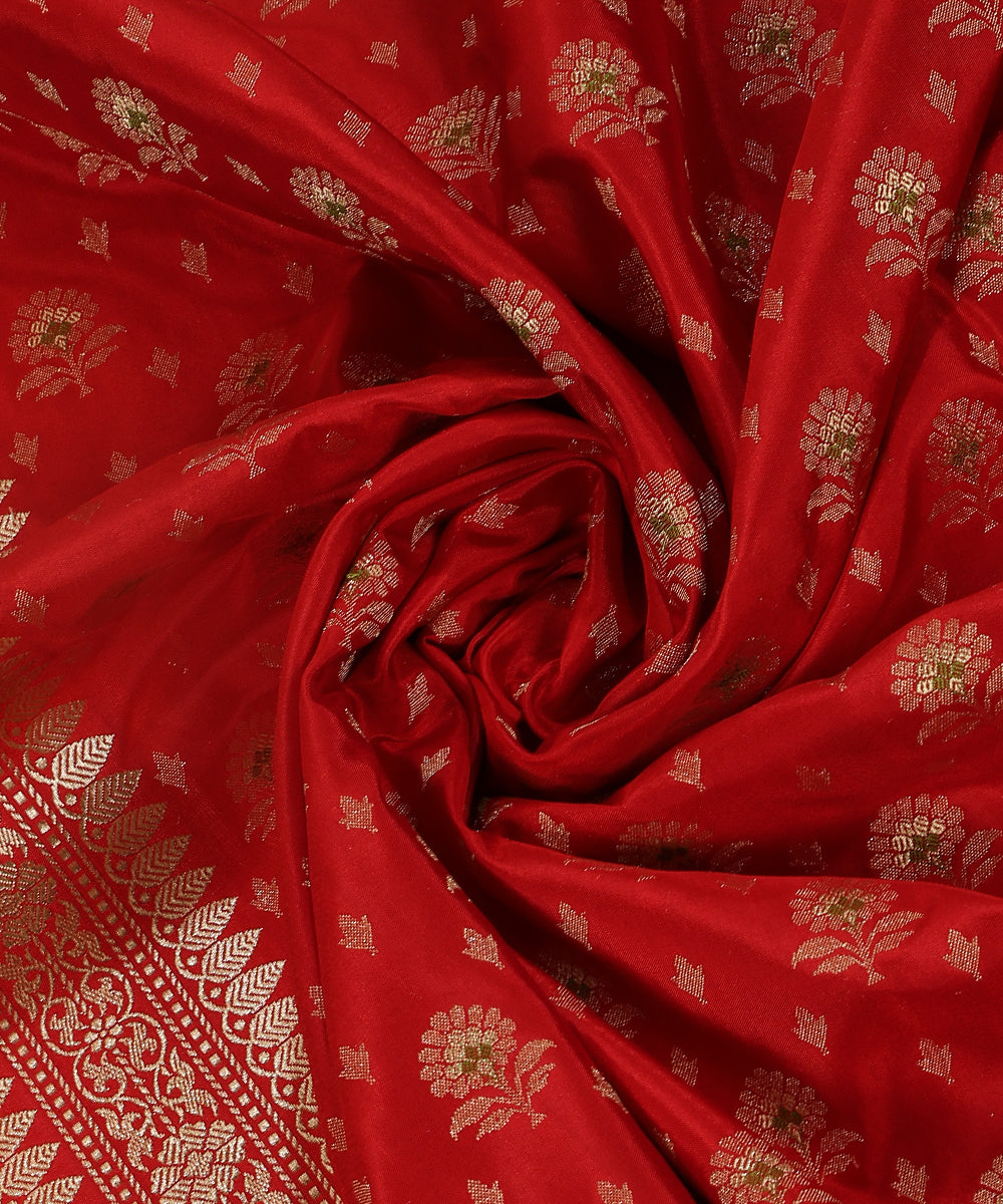 Red_Handloom_Pure_Katan_Silk_Banarasi_Dupatta_With_Mughal_Meenakari_Booti_And_Kadhwa_Border_WeaverStory_05