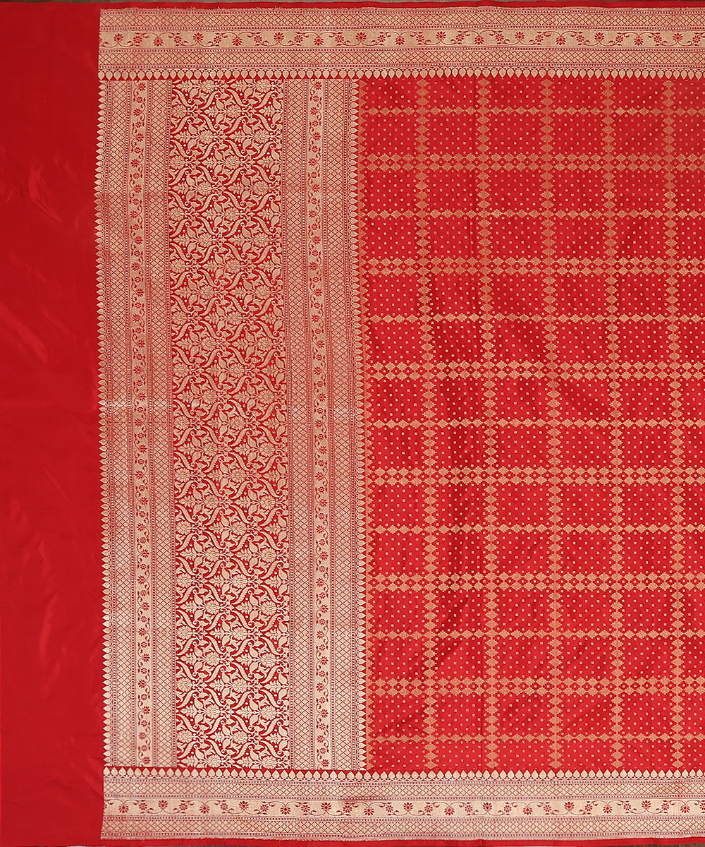 Handloom_Red_Pure_Katan_Silk_Banarasi_Dupatta_With_Zari_Pattern_And_Kadhwa_Border_WeaverStory_02