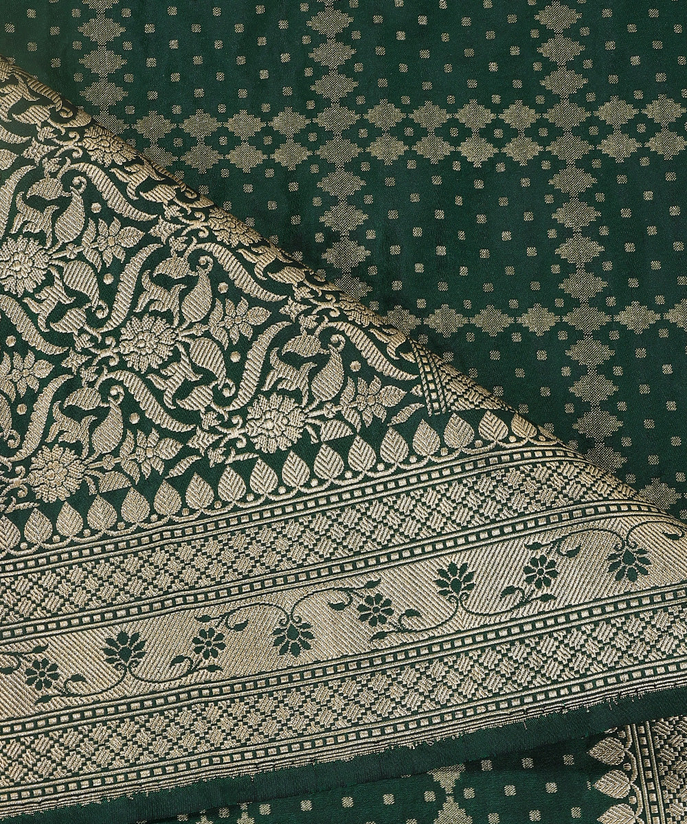 Green_Handloom_Pure_Katan_Silk_Banarasi_Dupatta_With_Kadhwa_Border_And_All_Over_Zari_Pattern_WeaverStory_04