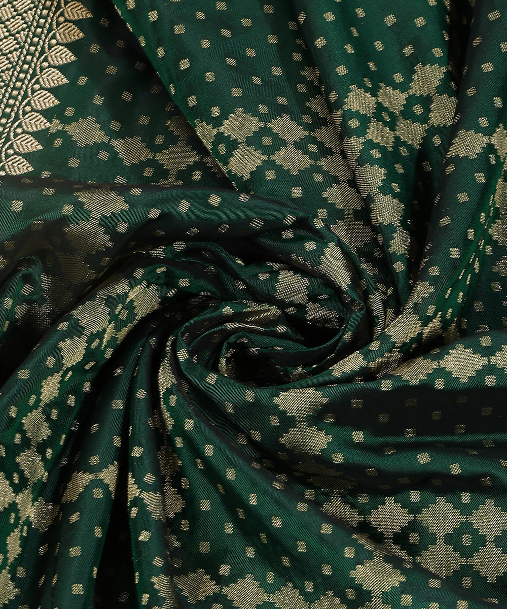Green_Handloom_Pure_Katan_Silk_Banarasi_Dupatta_With_Kadhwa_Border_And_All_Over_Zari_Pattern_WeaverStory_05
