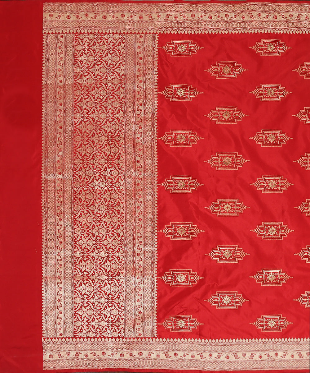 Handloom_Red_Pure_Katan_Silk_Banarasi_Dupatta_With_Big_Boota_And_Kadhwa_Border_WeaverStory_02