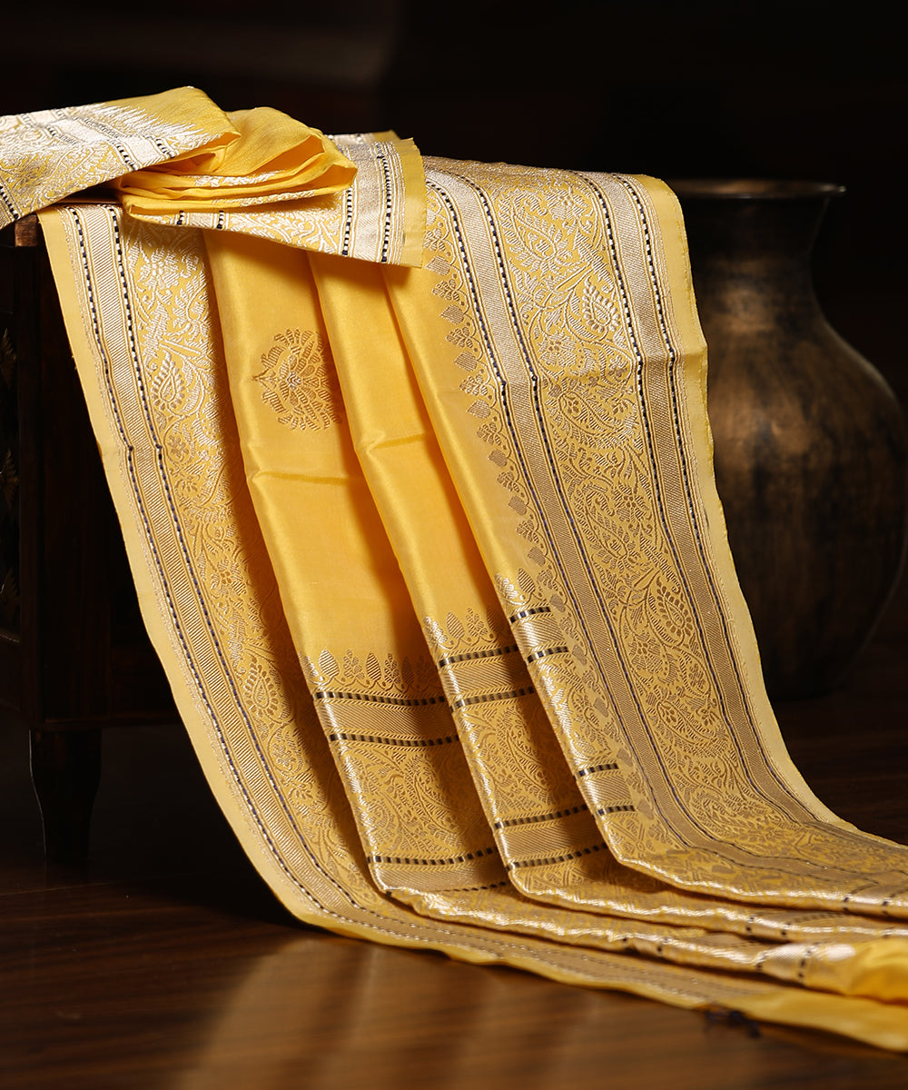 Yellow_Handloom_Pure_Katan_Silk_Banarasi_Dupatta_With_Gold_And_Silver_Zari_Boota_And_Kadhwa_Border_WeaverStory_01