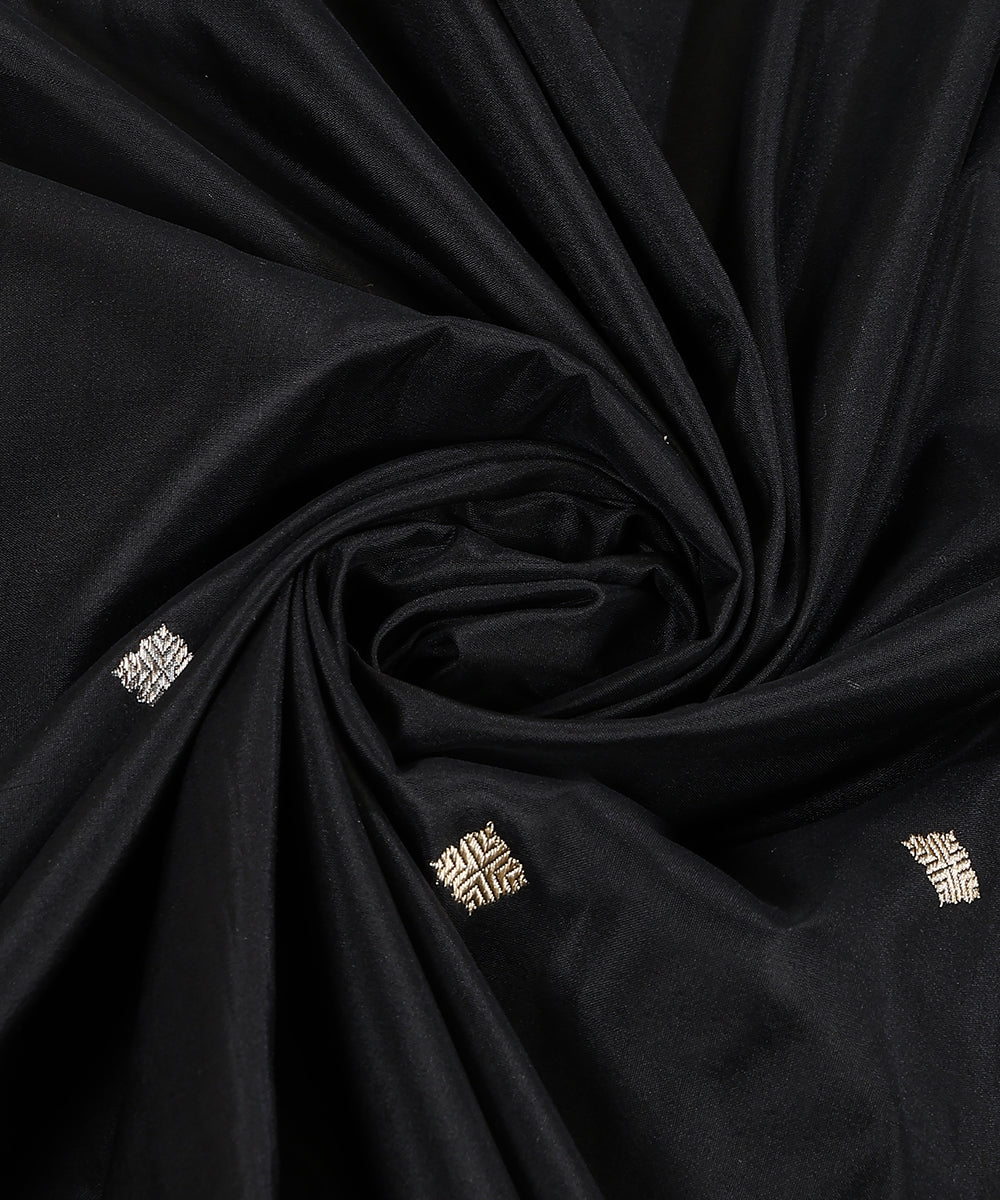 Handloom_Black_Pure_Katan_Silk_Banarasi_Dupatta_With_Kadhwa_Boota_And_Floral_Meenakari_Border_WeaverStory_05