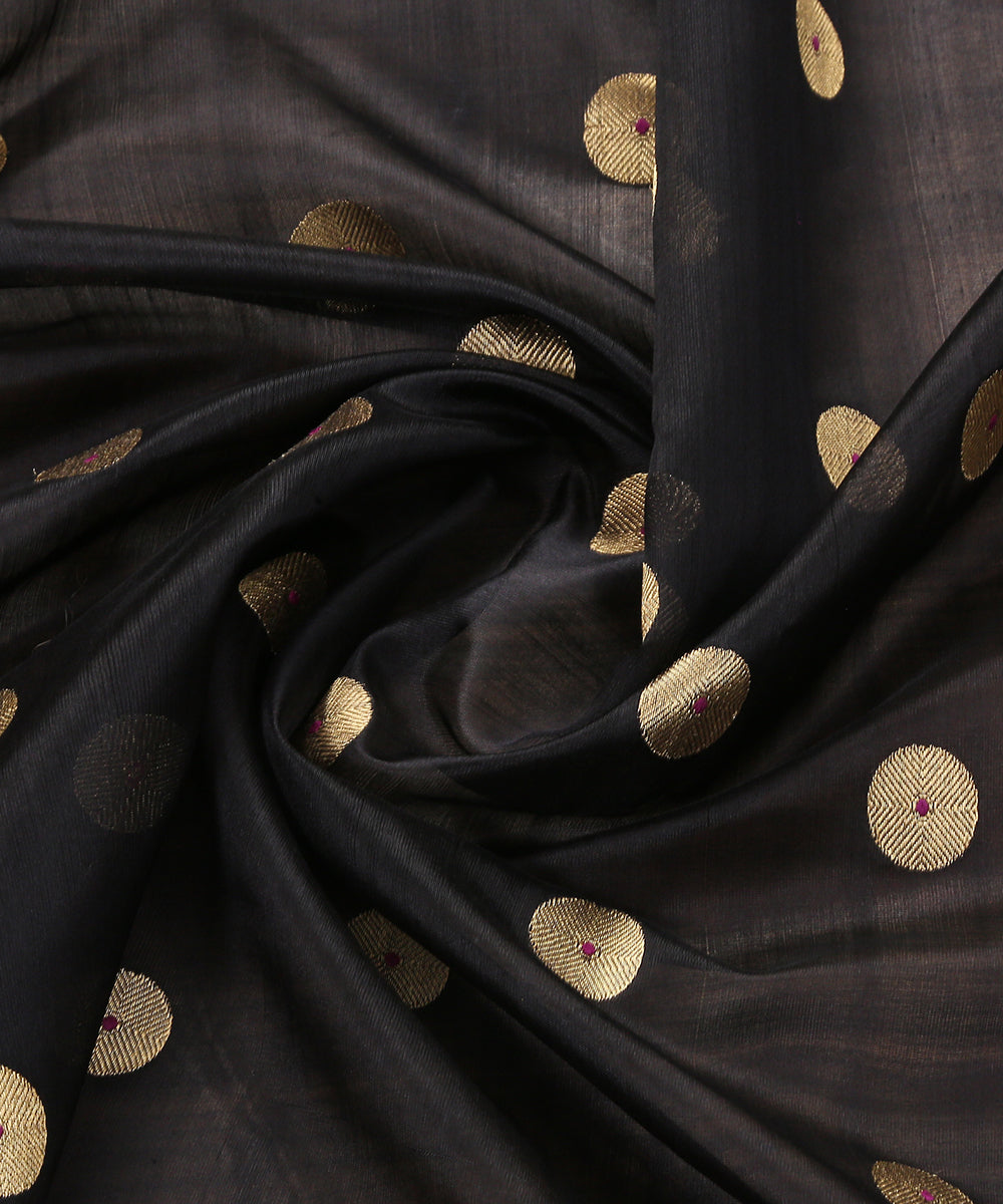 Handloom_Black_Eknaliya_Chanderi_Silk_Dupatta_With_Asharfi_Booti_WeaverStory_05