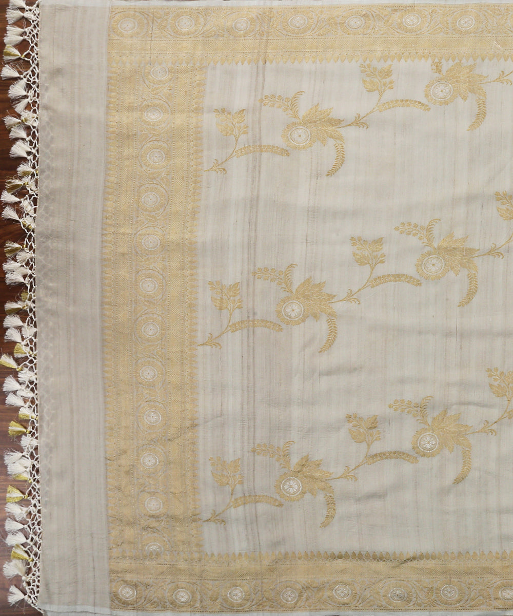 Handloom_White_Tussar_Silk_Kadhwa_Banarasi_Dupatta_with_Aada_Jaal_WeaverStory_02