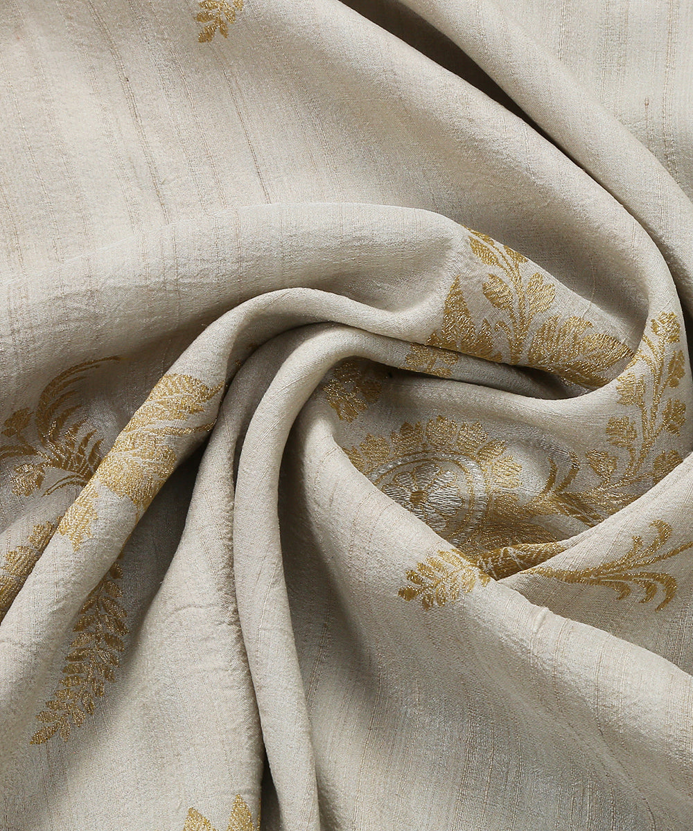 Handloom_White_Tussar_Silk_Kadhwa_Banarasi_Dupatta_with_Aada_Jaal_WeaverStory_05