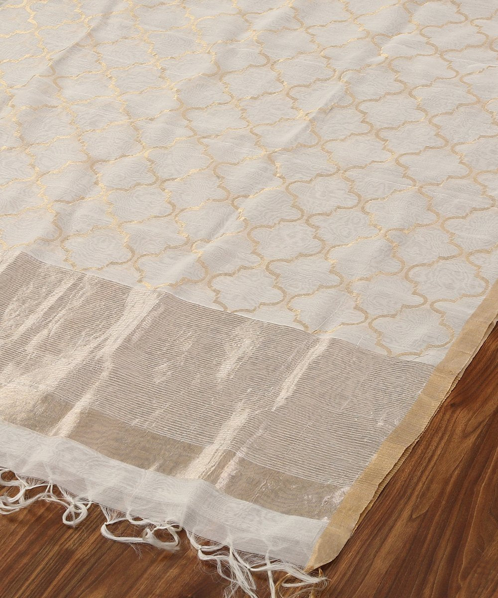 Handloom_Off-white_Cotton_Donaliya_Geometric_Pattern_Chanderi_Dupatta_WeaverStory_03