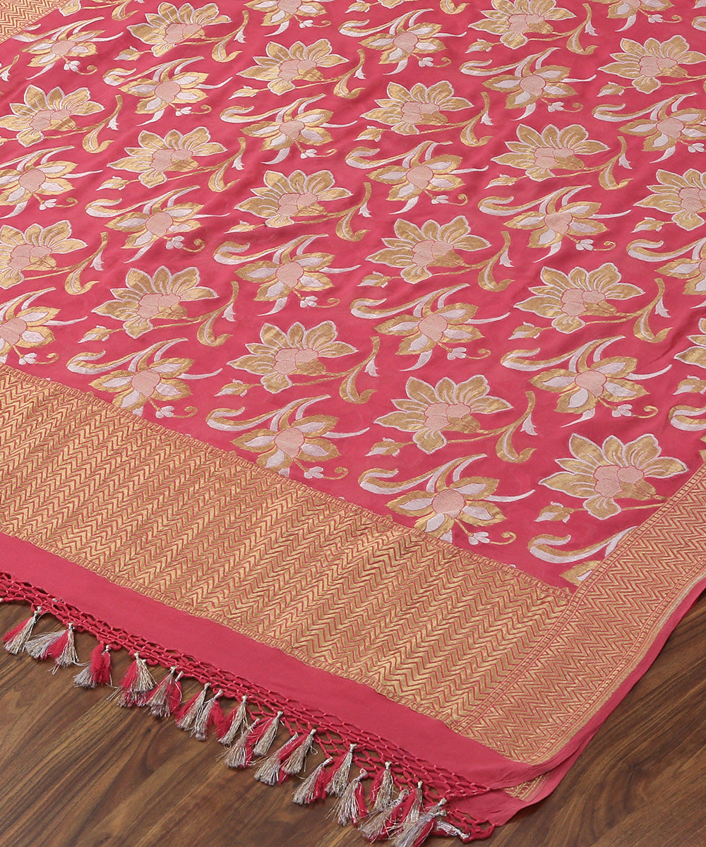 Pink_Handloom_Sona_Rupa_Floral_Georgette_Banarasi_Dupatta_WeaverStory_03