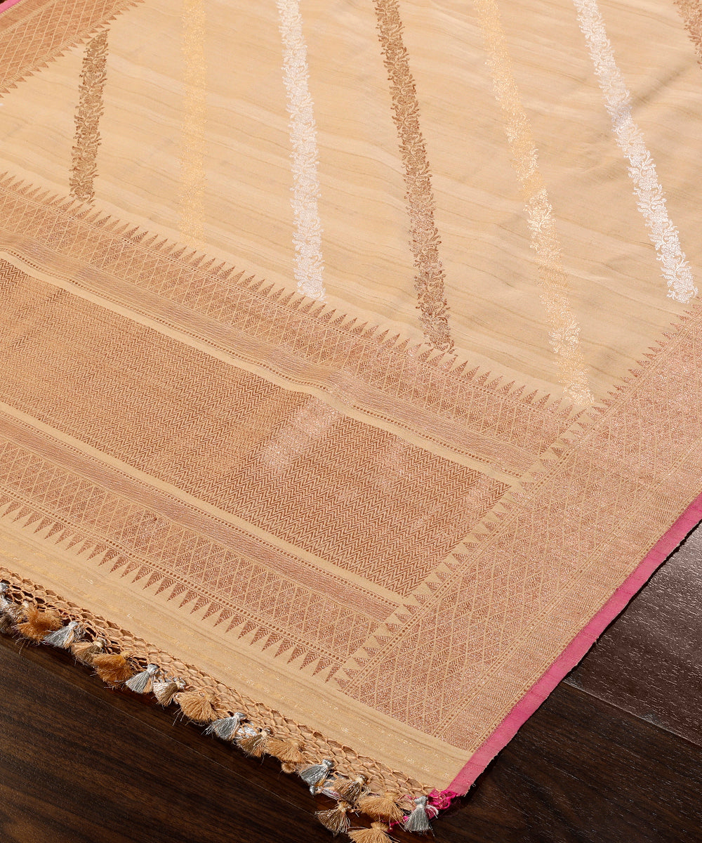 Handloom_Cream_Tussar_Silk_Banarasi_Dupatta_With_Aada_Jaal_WeaverStory_03