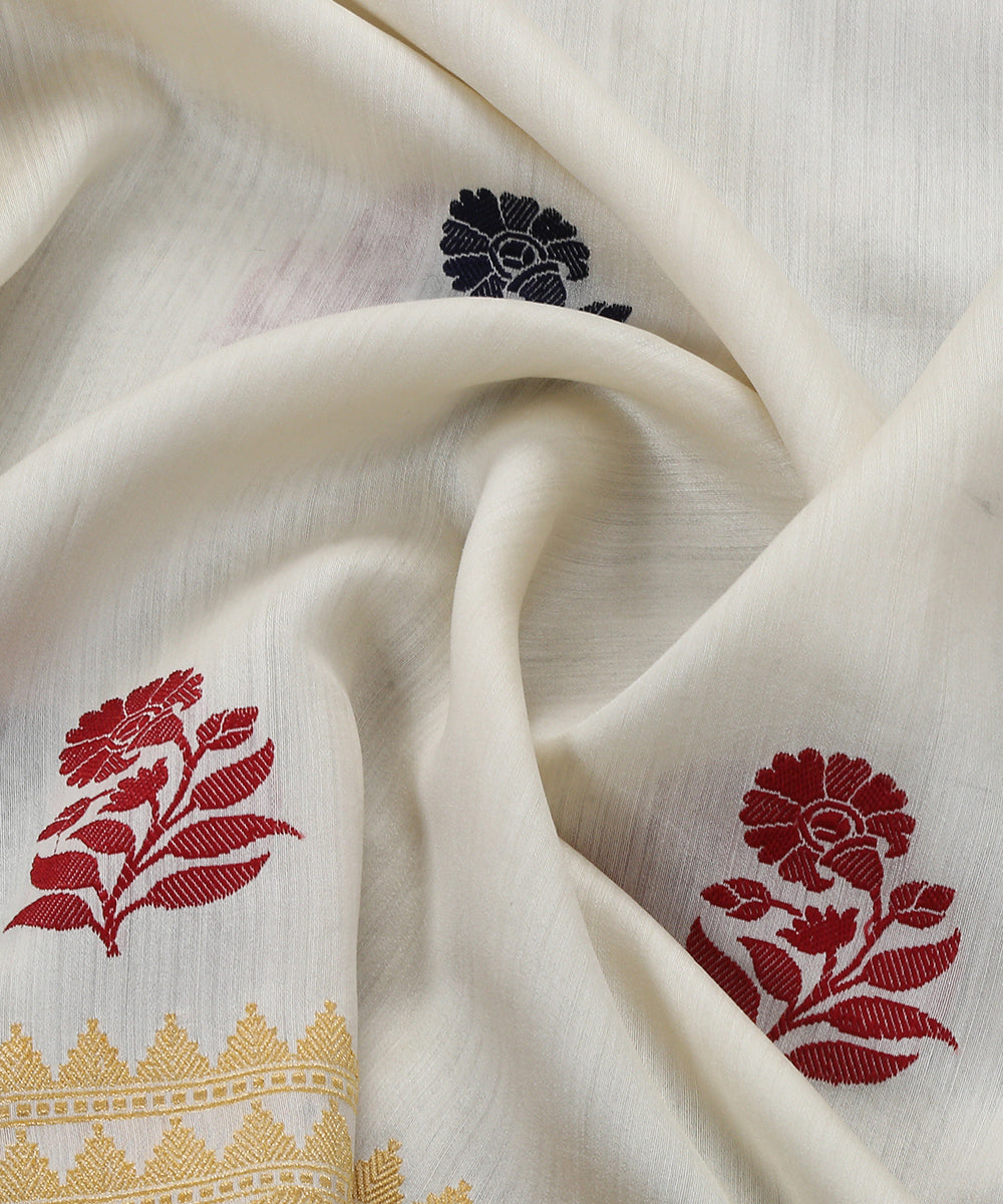 Handloom_White_Moonga_Silk_Banarasi_Dupatta_with_Intricate_Booti_WeaverStory_05