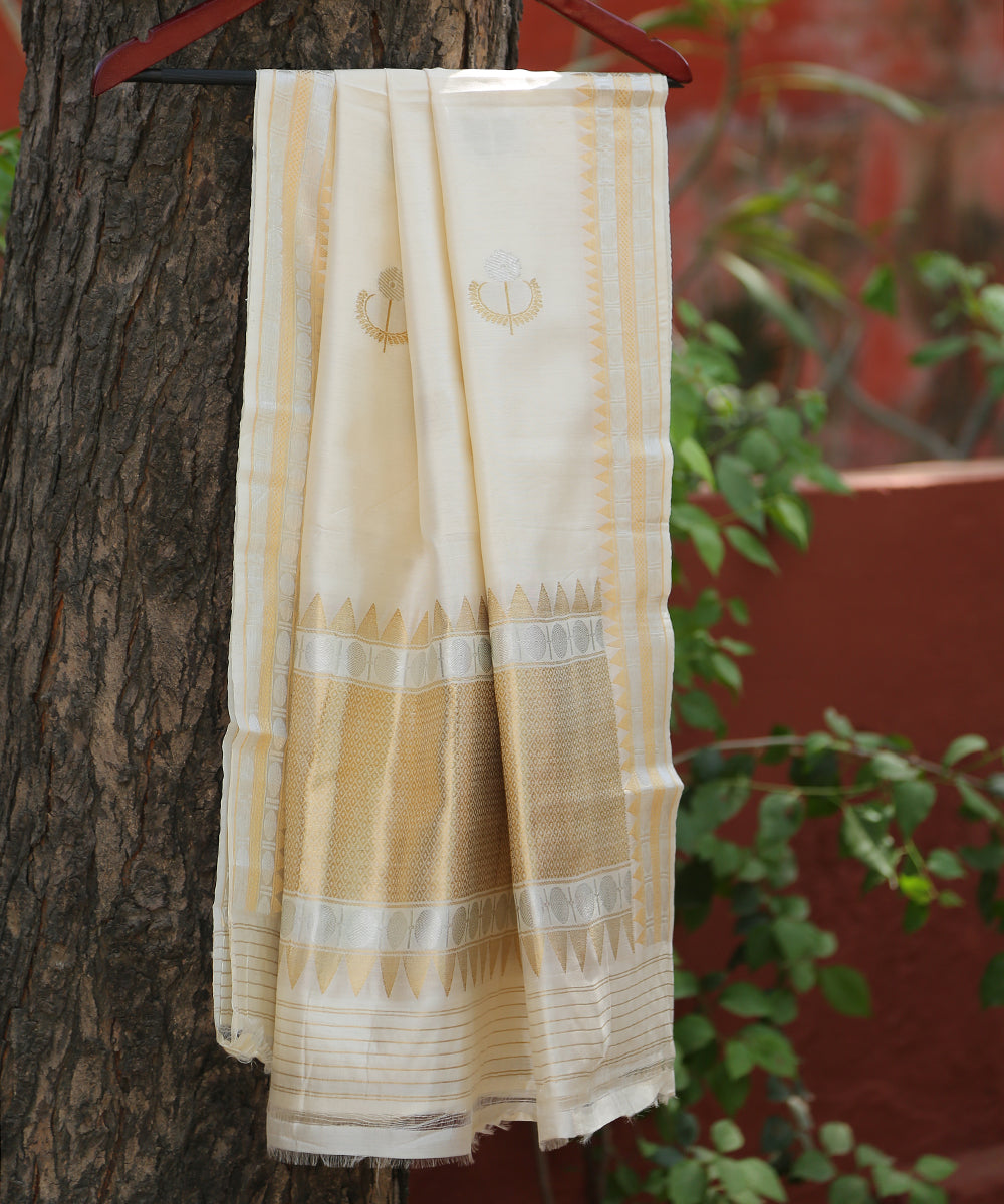 Offwhite_Handloom_Chiniya_Silk_Banarasi_Dupatta_With_Gold_Silver_Zari_Border_WeaverStory_01