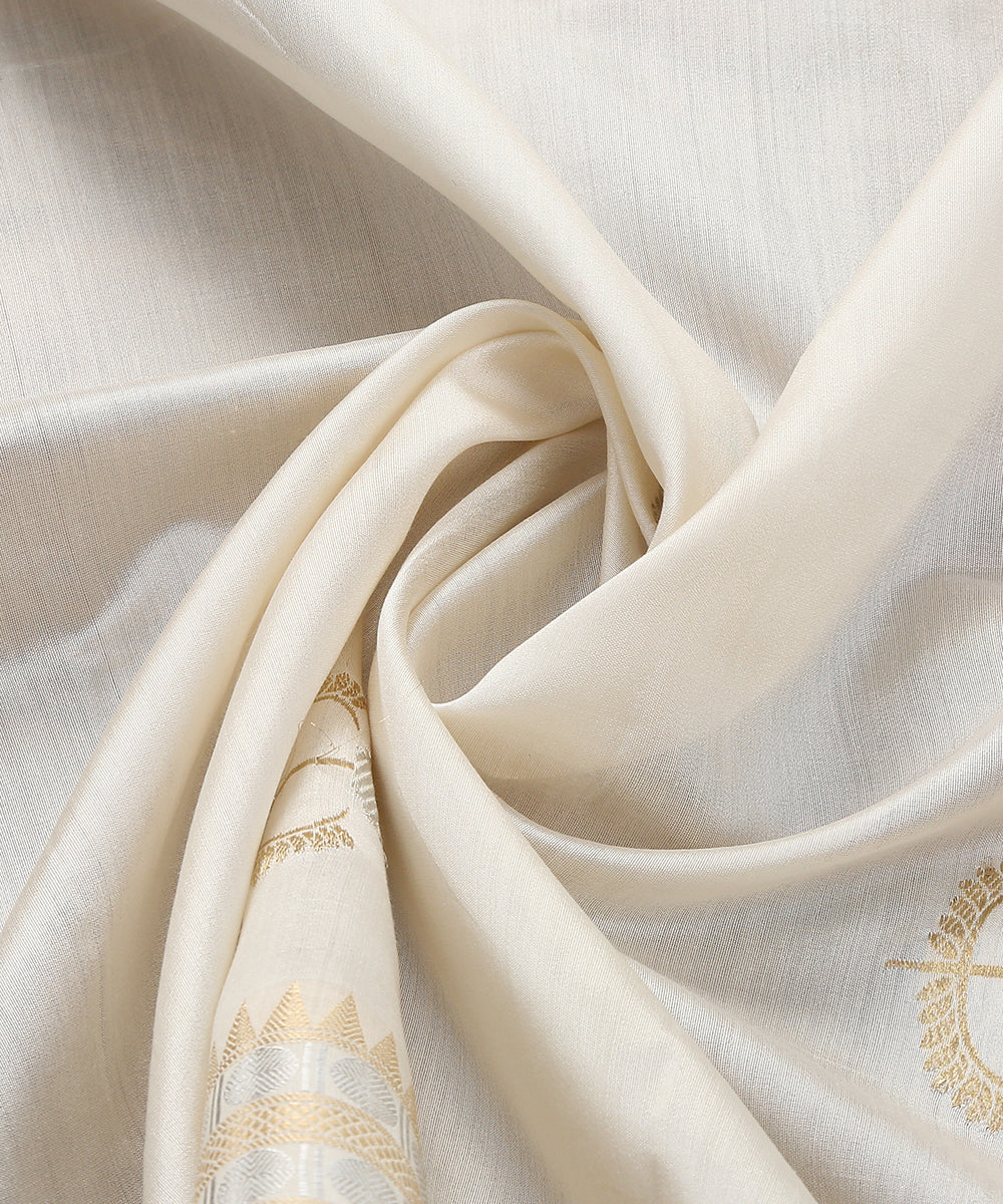 Offwhite_Handloom_Chiniya_Silk_Banarasi_Dupatta_With_Gold_Silver_Zari_Border_WeaverStory_05