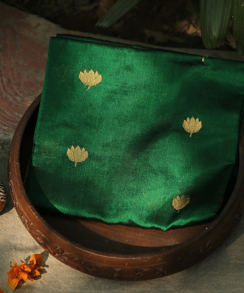 Handloom_Green_Pure_Chanderi_Silk_Eknaliya_Chanderi_Dupatta_with_Mogra_Booti_WeaverStory_01