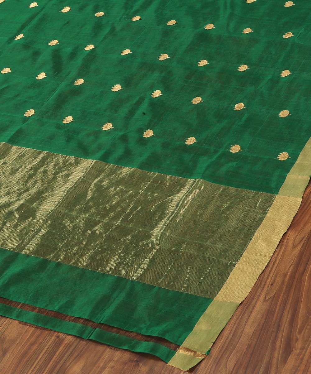 Handloom_Green_Pure_Chanderi_Silk_Eknaliya_Chanderi_Dupatta_with_Mogra_Booti_WeaverStory_03