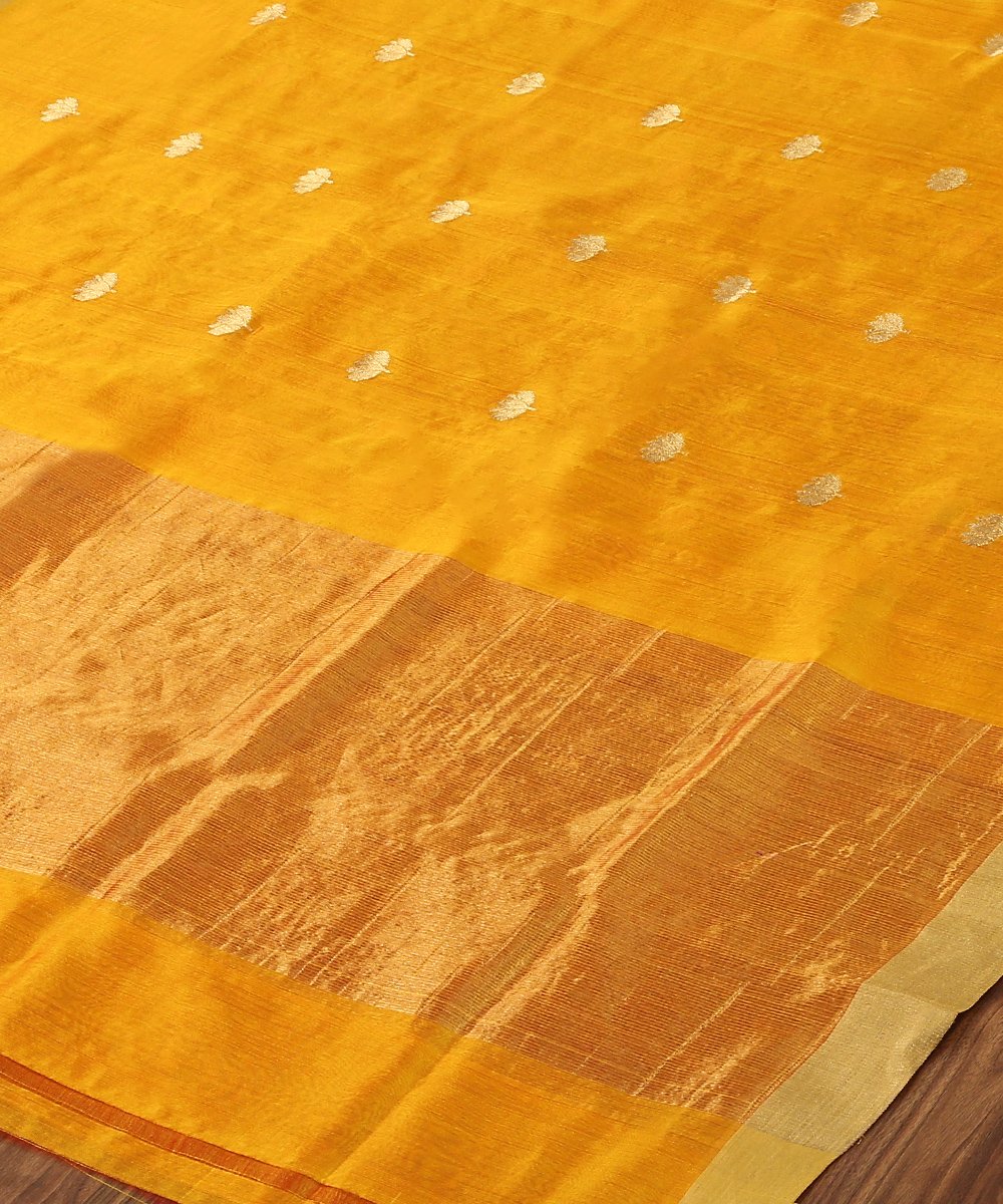 Mustard_Handloom_Pure_Chanderi_Silk_Chanderi_Dupatta_with_Mogra_Booti_WeaverStory_03