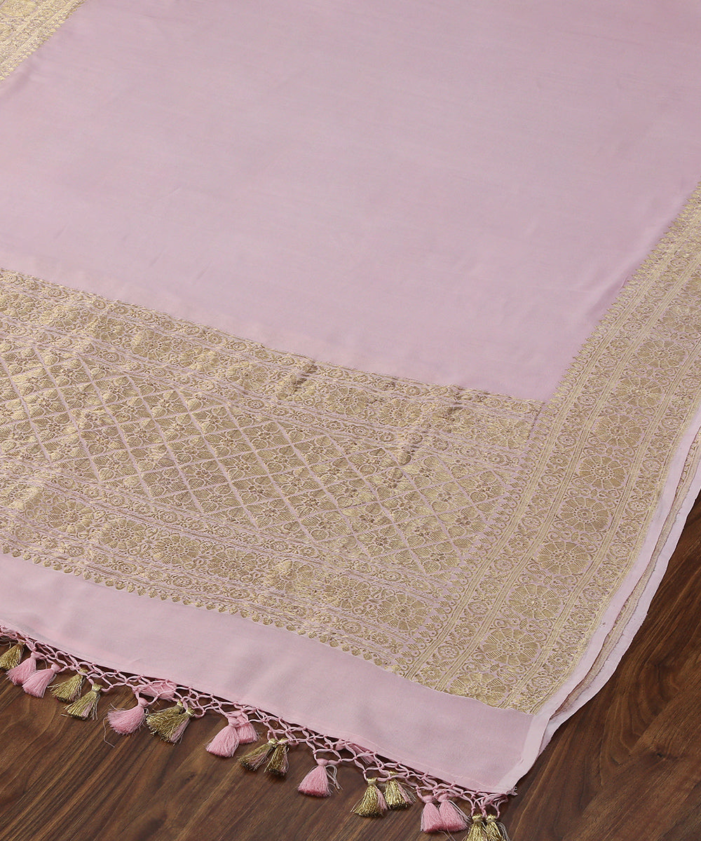 Light_Pink_Handloom_Georgette_Banarasi_Dupatta_With_Kadhwa_Border_WeaverStory_03