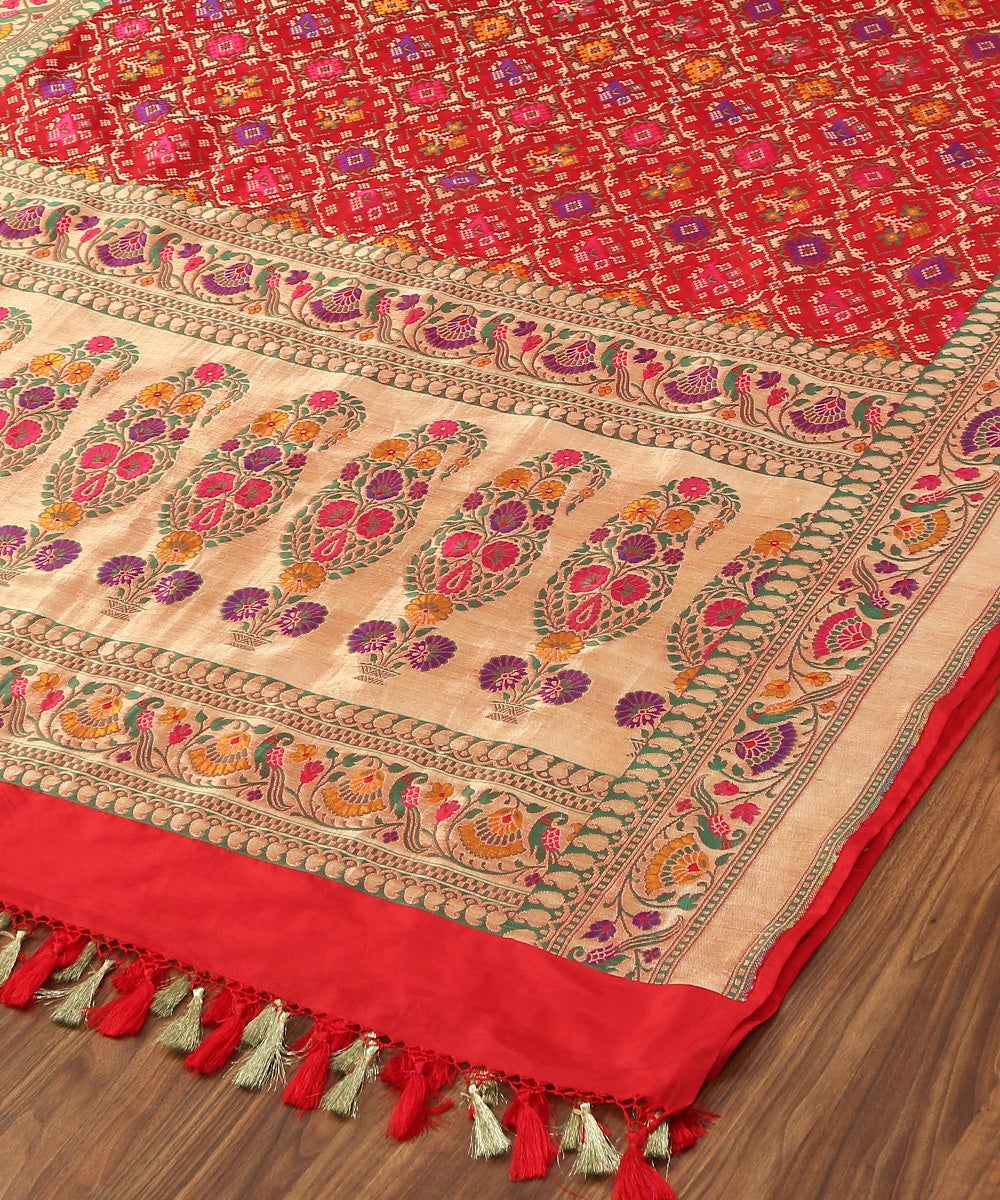 Red_Handloom_Pure_Katan_Silk_Cutwork_Patola_Banarasi_Dupatta_With_Meenakari_Design_WeaverStory_03