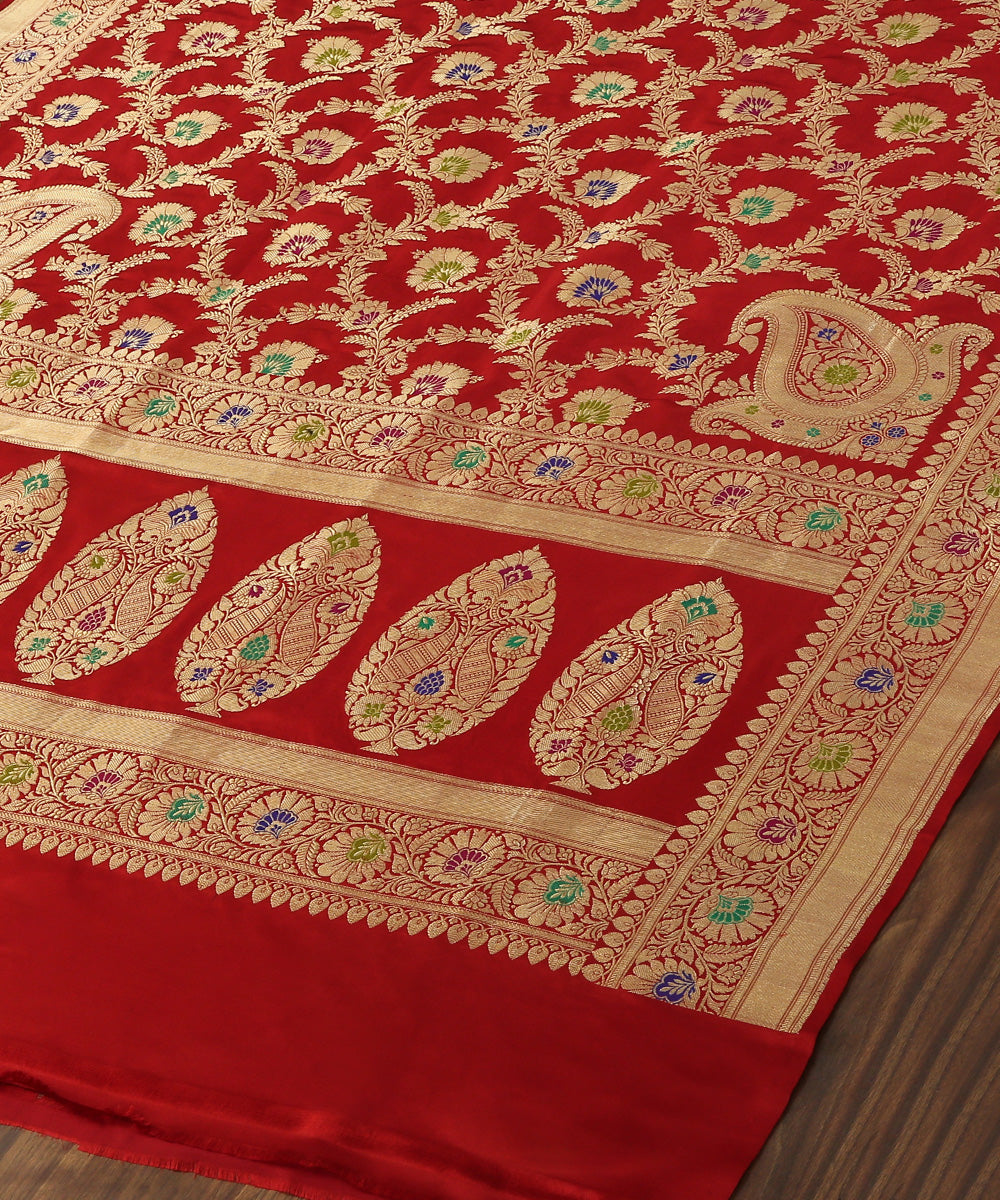 Handloom_Red_Pure_Katan_Silk_Banarasi_Dupatta_with_Real_Zari_Meenakari_WeaverStory_03