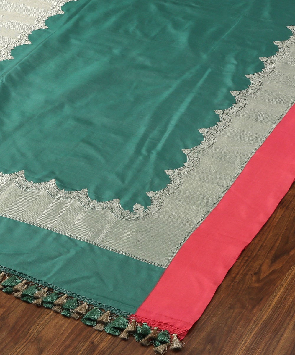 Teal_Green_Handloom_Pure_Katan_Silk_Kadhwa_Banarasi_Dupatta_With_Silver_Zari_Pink_Border_WeaverStory_03