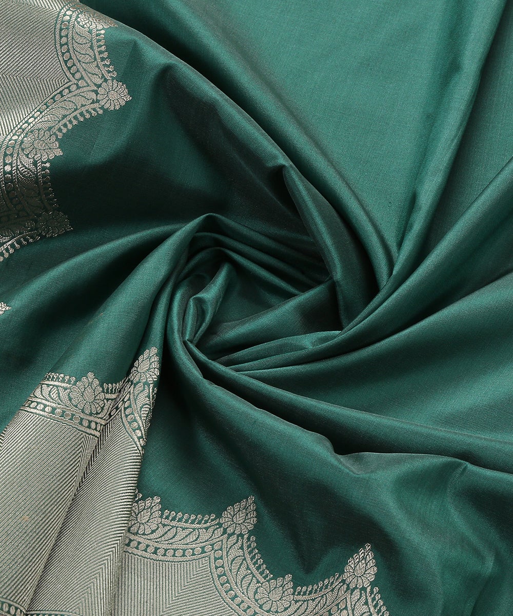 Teal_Green_Handloom_Pure_Katan_Silk_Kadhwa_Banarasi_Dupatta_With_Silver_Zari_Pink_Border_WeaverStory_05