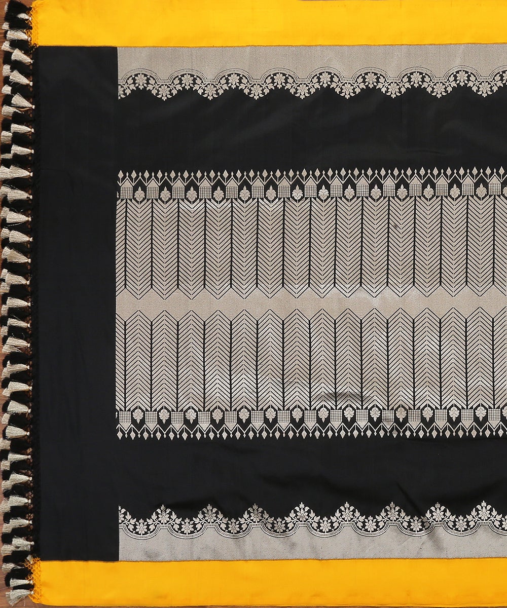 Black_Handloom_Kadhwa_Pure_Katan_Silk_Banarasi_Dupatta_With_Floral_Silver_Zari_Yellow_Border_WeaverStory_02