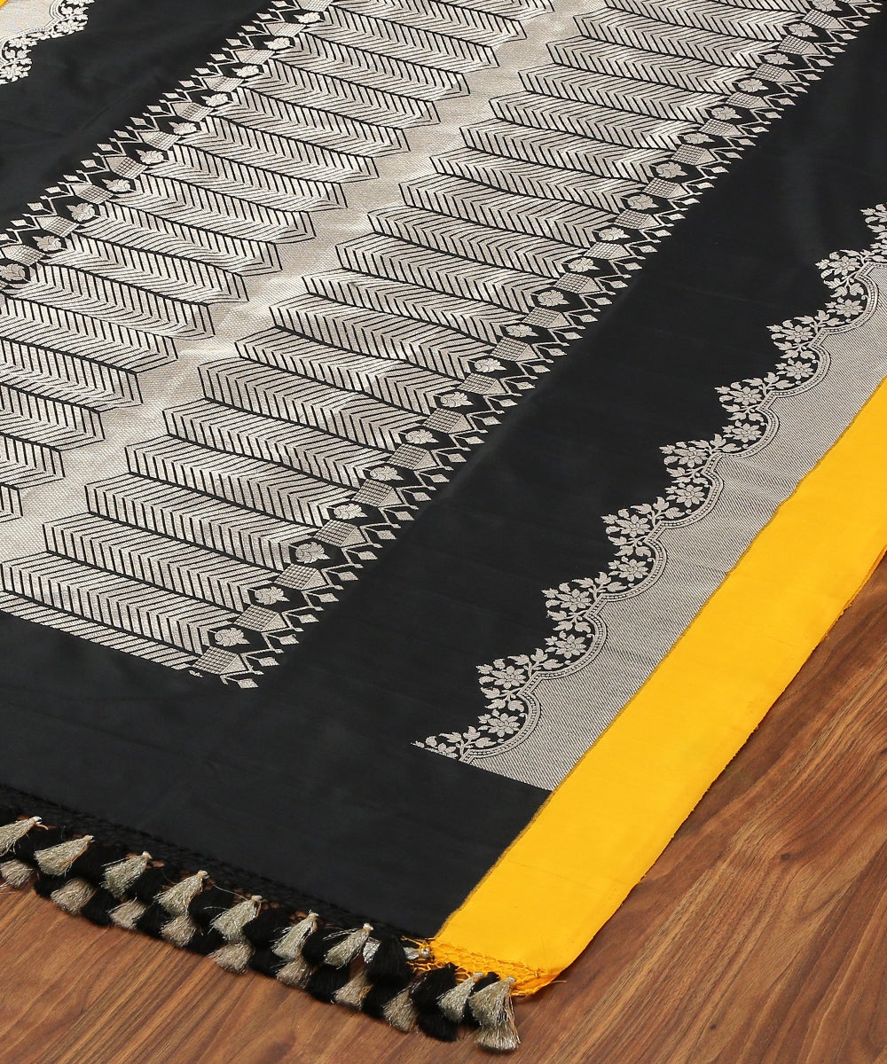 Black_Handloom_Kadhwa_Pure_Katan_Silk_Banarasi_Dupatta_With_Floral_Silver_Zari_Yellow_Border_WeaverStory_03