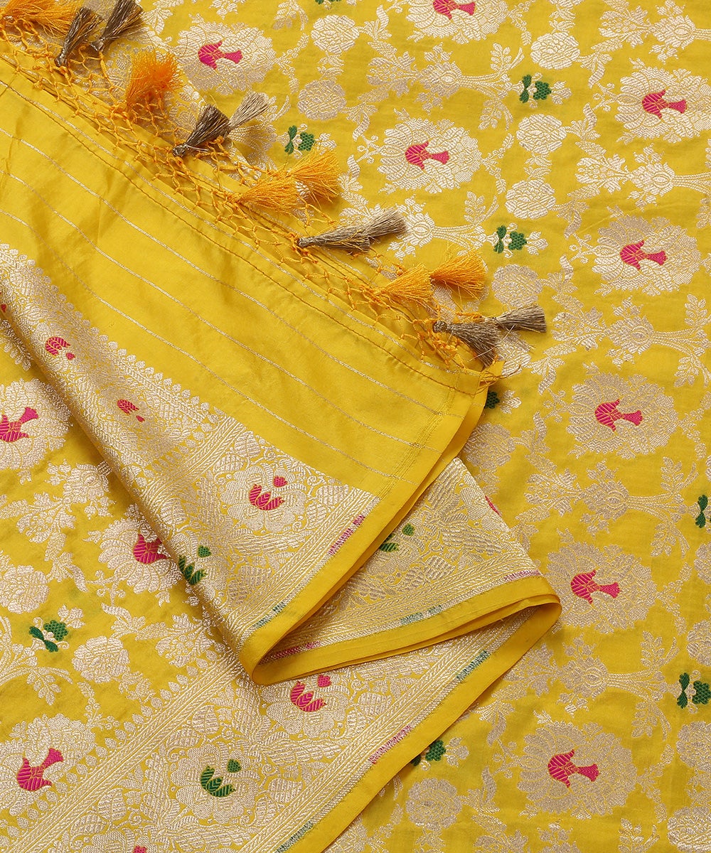Yellow_Handloom_Pure_Katan_Silk_Cutwork_Banarasi_Dupatta_with_Meenakari_Jaal_WeaverStory_04
