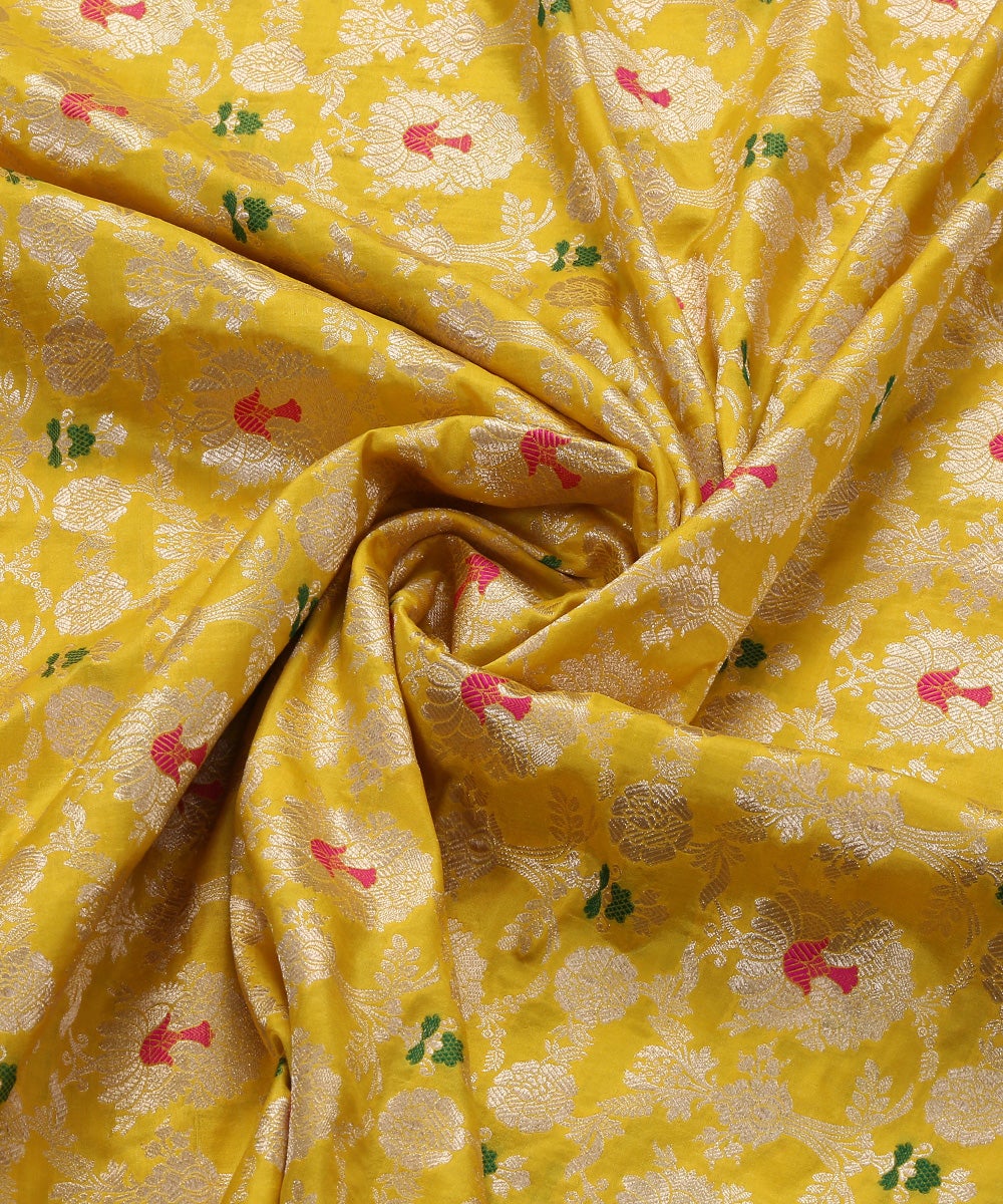 Yellow_Handloom_Pure_Katan_Silk_Cutwork_Banarasi_Dupatta_with_Meenakari_Jaal_WeaverStory_05