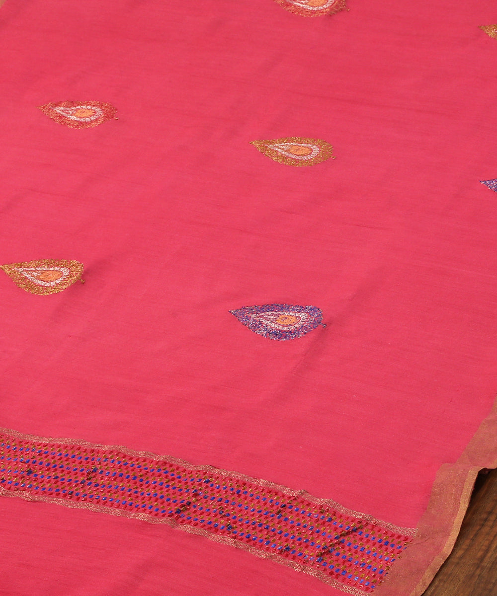 Pink_Handloom_Moonga_Silk_Banarasi_Dupatta_with_Paisley_Booti_WeaverStory_03