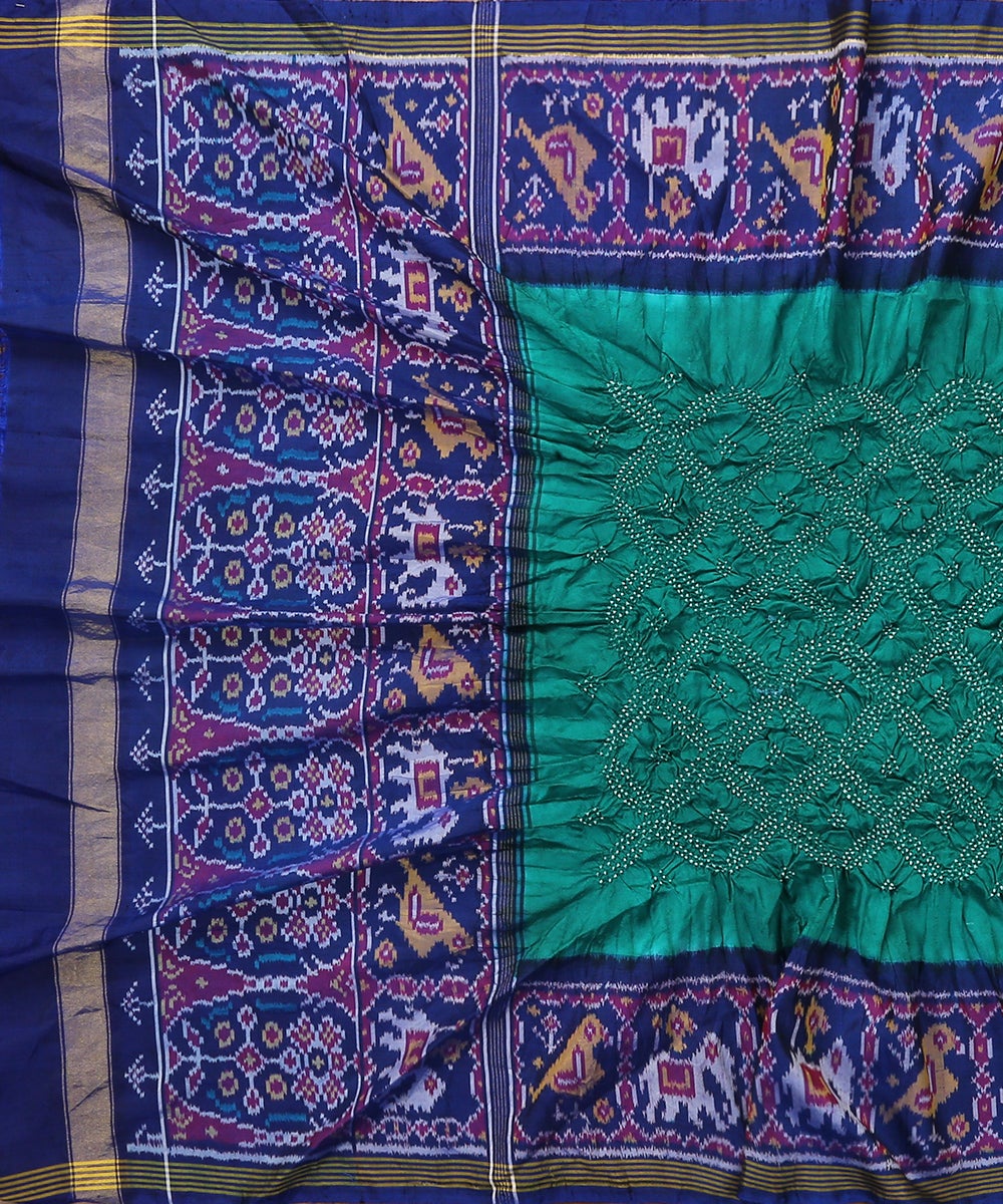 Handloom_Green_and_Blue_Dual_tone_Mulberry_Silk_Ikat_Bandhej_Dupatta_WeaverStory_02