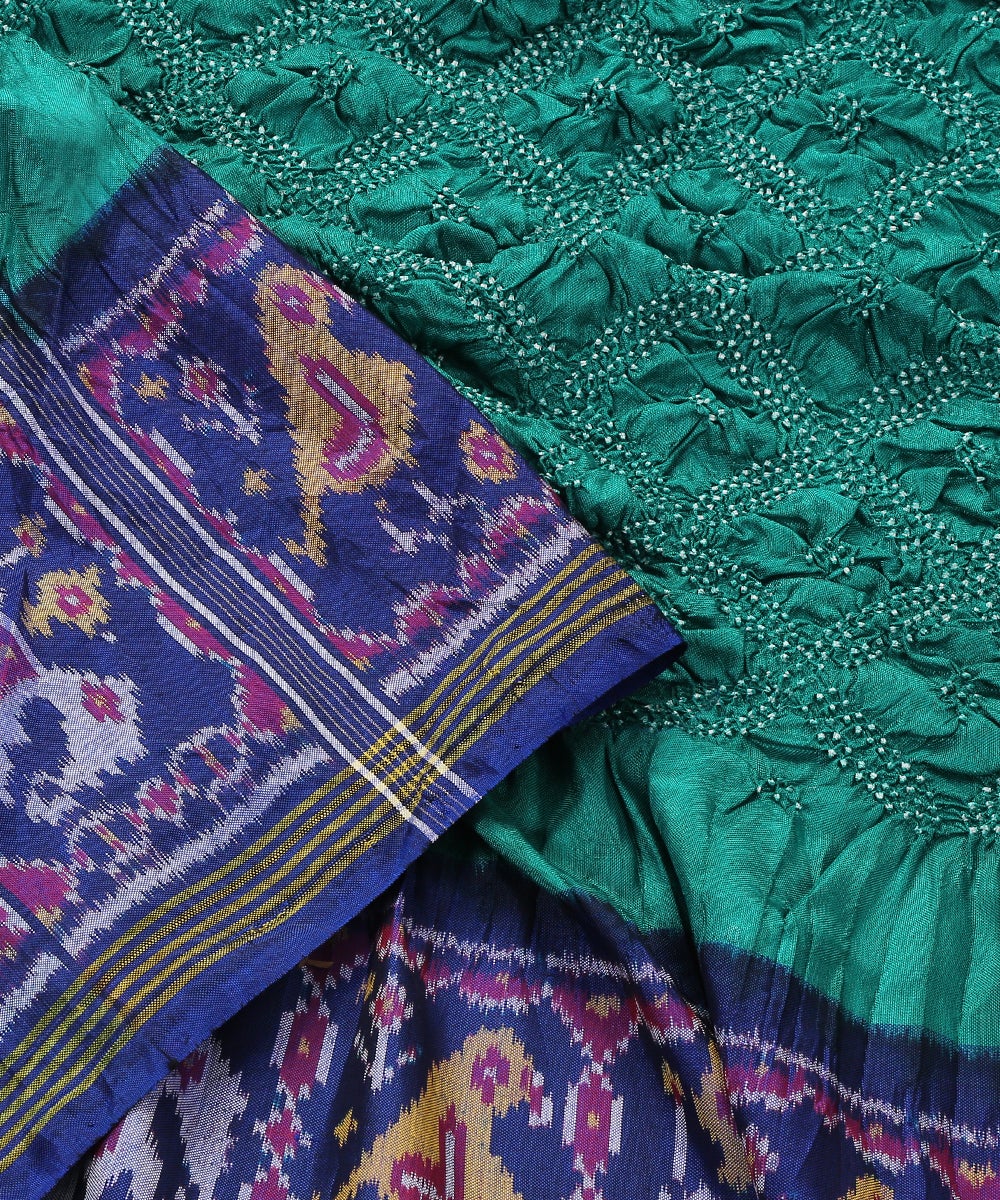 Handloom_Green_and_Blue_Dual_tone_Mulberry_Silk_Ikat_Bandhej_Dupatta_WeaverStory_04