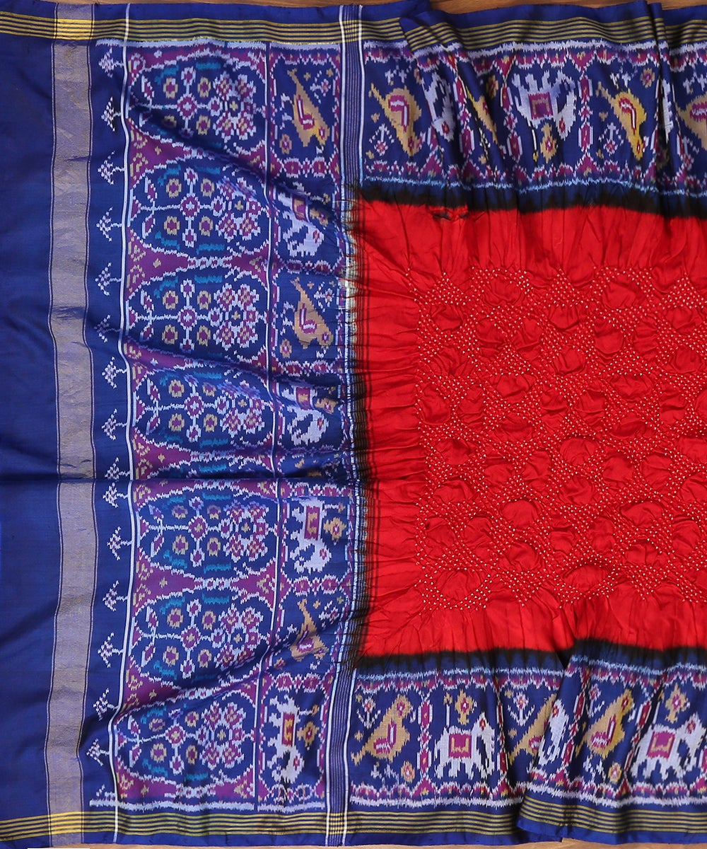 Handloom_Blue_and_Red_Dual_tone_Mulberry_Silk_Ikat_Bandhej_Dupatta_WeaverStory_02