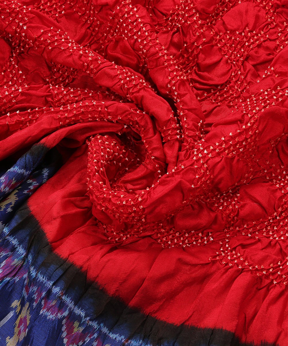 Handloom_Blue_and_Red_Dual_tone_Mulberry_Silk_Ikat_Bandhej_Dupatta_WeaverStory_05