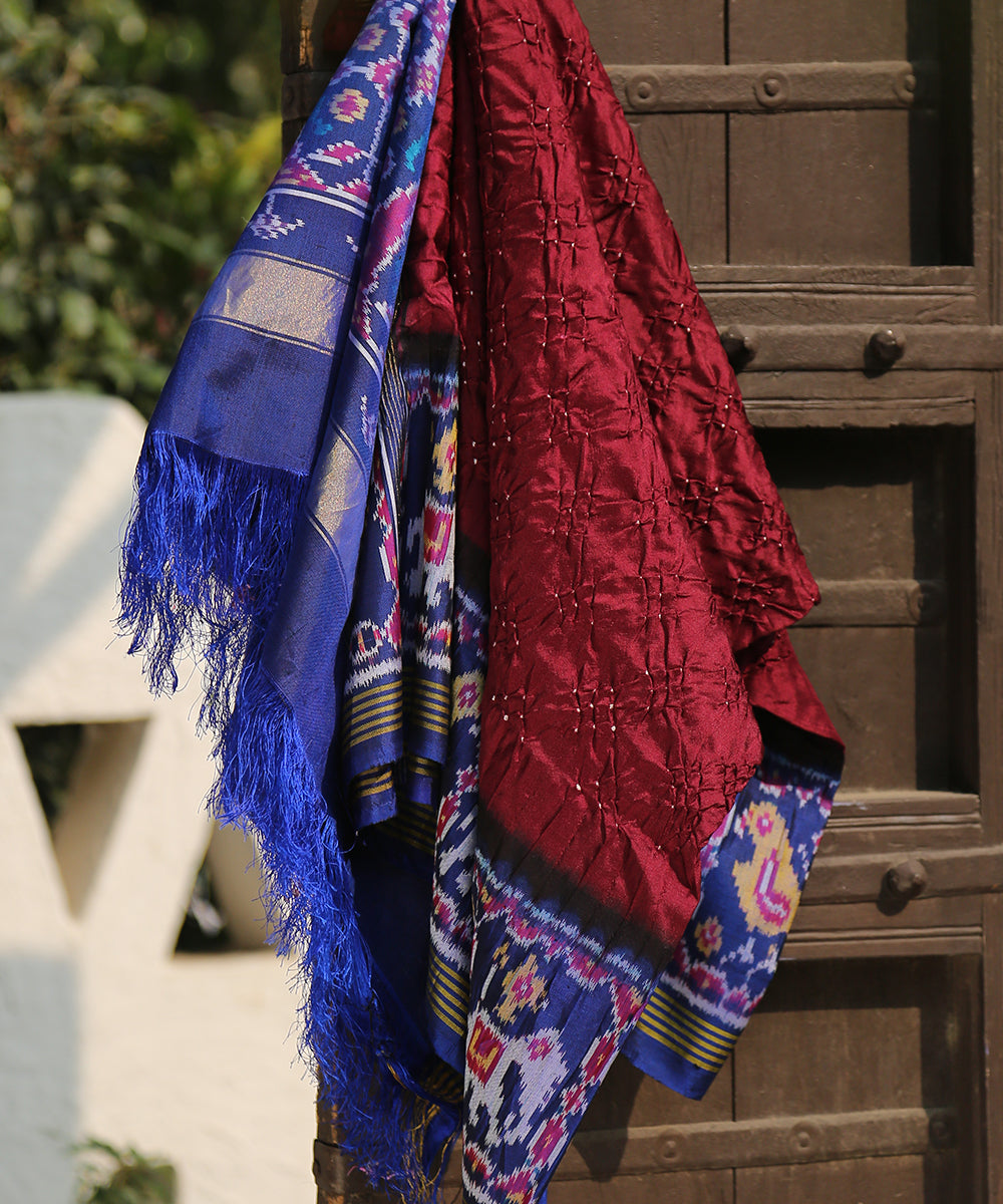 Handloom_Maroon_and_Blue_Dual_tone_Mulberry_Silk_Ikat_Bandhej_Dupatta_WeaverStory_01