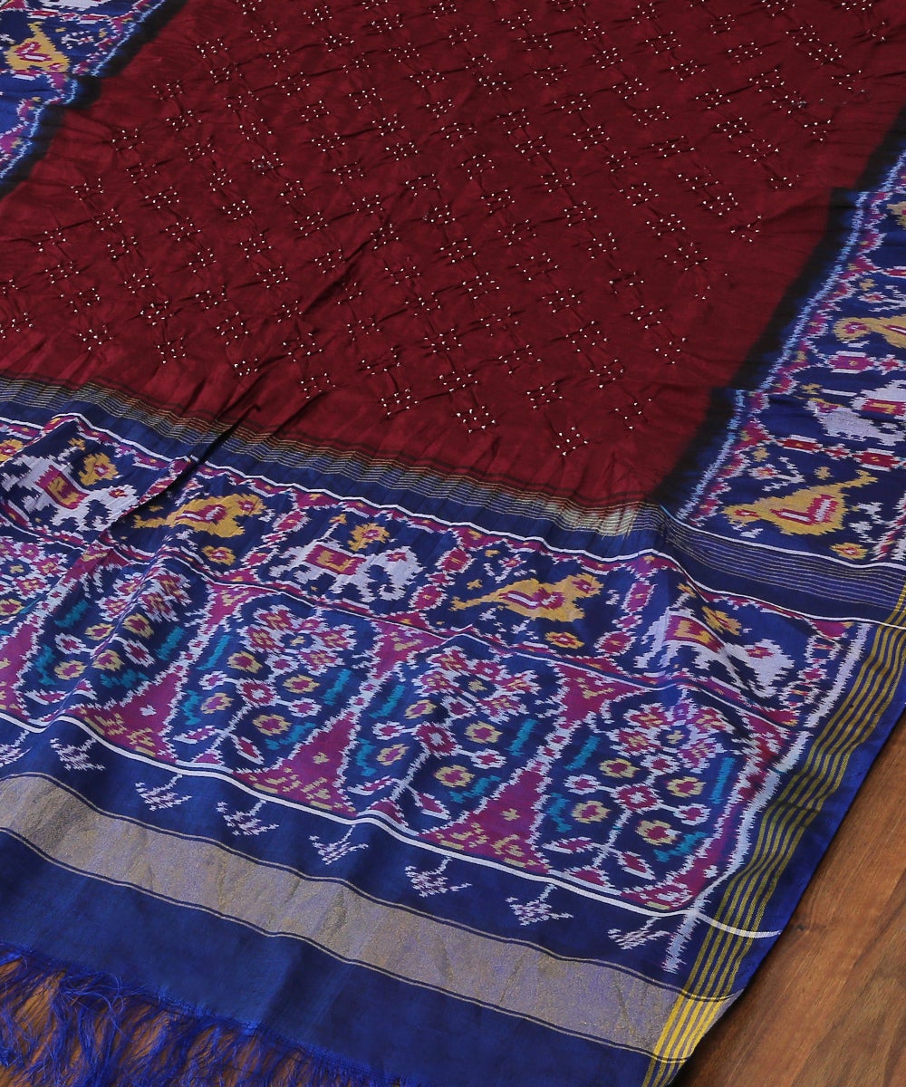 Handloom_Maroon_and_Blue_Dual_tone_Mulberry_Silk_Ikat_Bandhej_Dupatta_WeaverStory_03