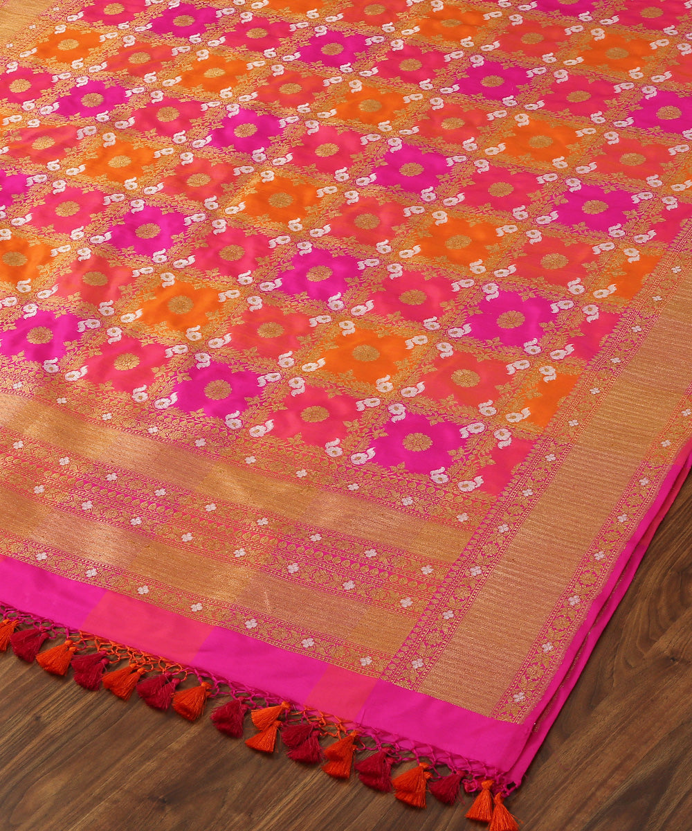 Handloom_Orange_And_Pink_Pure_Katan_Silk_Rangkaat_Banarasi_Dupatta_WeaverStory_03