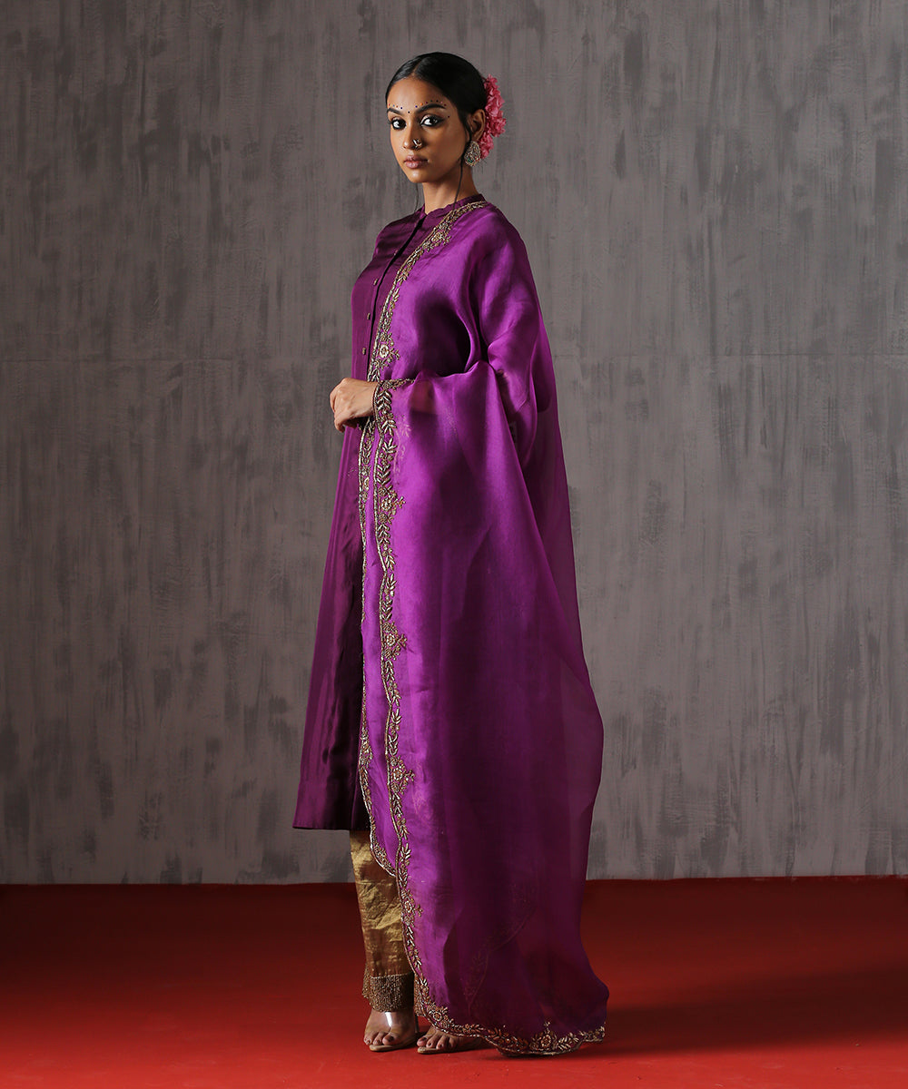 Purple_Handloom_Organza_Banarasi_Dupatta_With_Scalloped_Zardozi_Border_WeaverStory_01