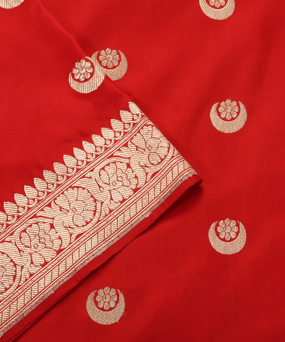 Handloom_Red_Pure_Katan_Silk_Banarasi_Dupatta_with_Kadhwa_Chaand_Boota_WeaverStory_04