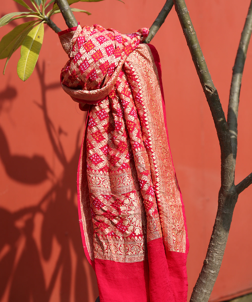 Rani_Pink_Handloom_Banarasi_Bandhej_Georgette_Dupatta_with_Zari_Jaal_WeaverStory_01