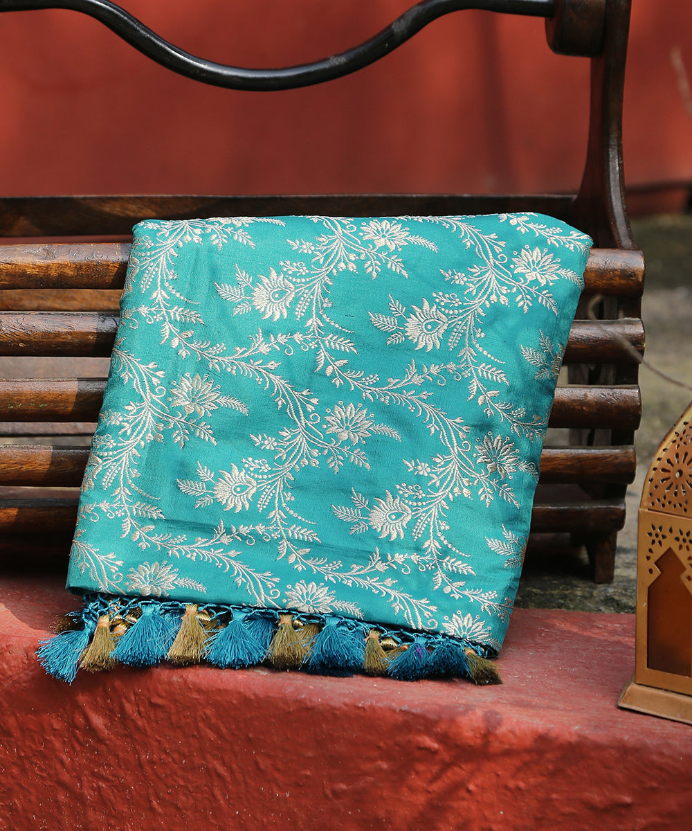 Handloom_Blue_Pure_Katan_Silk_Banarasi_Dupatta_with_Kadhwa_Jaal_WeaverStory_01