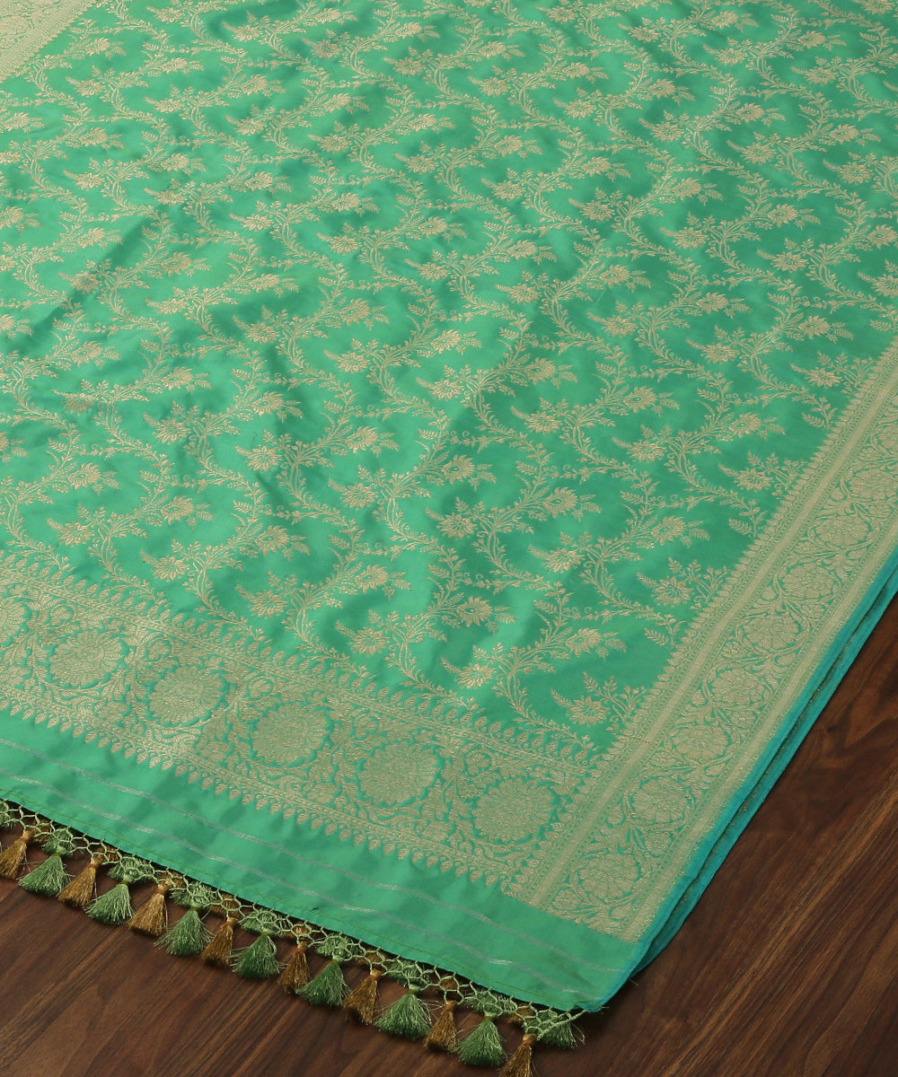 Green_Handloom_Pure_Katan_Silk_Banarasi_Dupatta_with_Floral_Jaal_WeaverStory_03